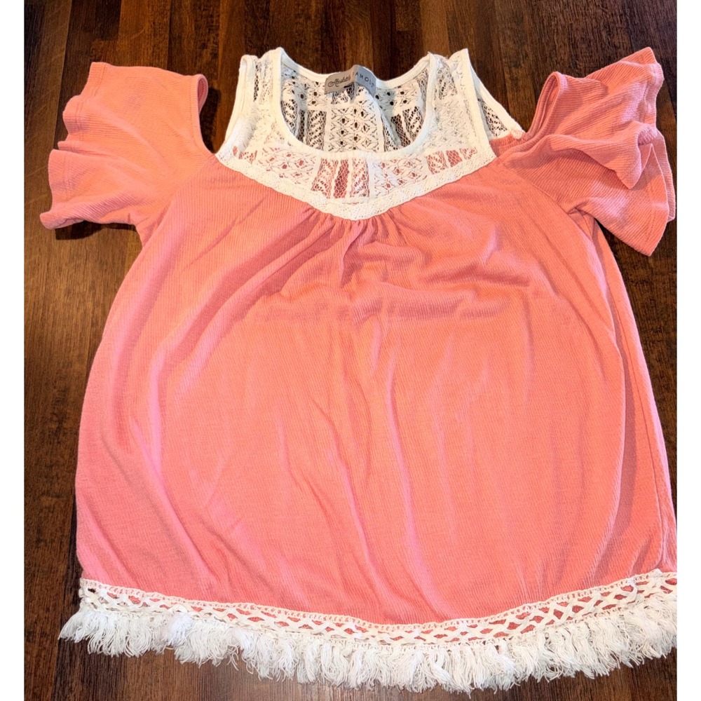 Absolutely Famous Coral Pink Lace‎ Cold Shoulder Boho Fringe Top Womens Small
